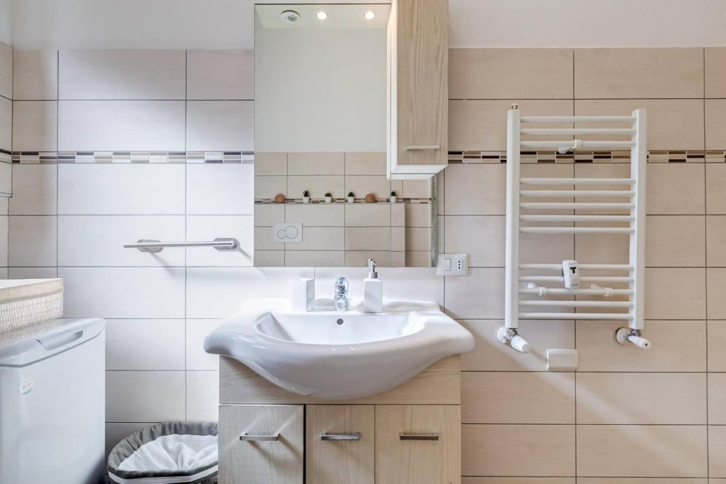 Appartamento Bright And Spacious 2bdr Roma