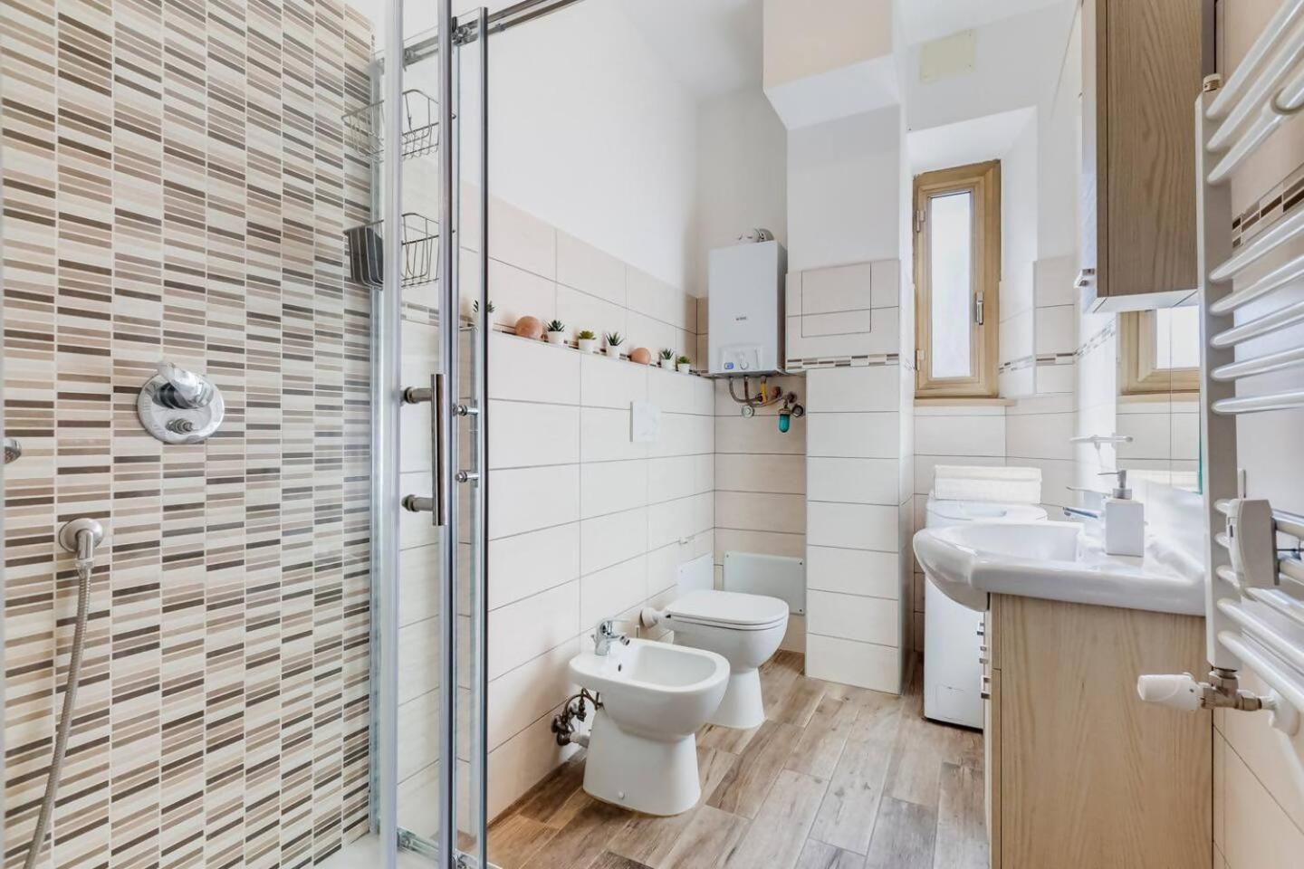 Appartamento Bright And Spacious 2bdr Roma